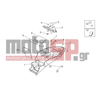 Aprilia - DORSODURO 750 ABS 2013 - Frame - Rear body I - 860930 - Καπάκι μπαταρίας